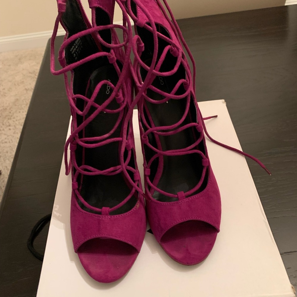 Suede heel size 10